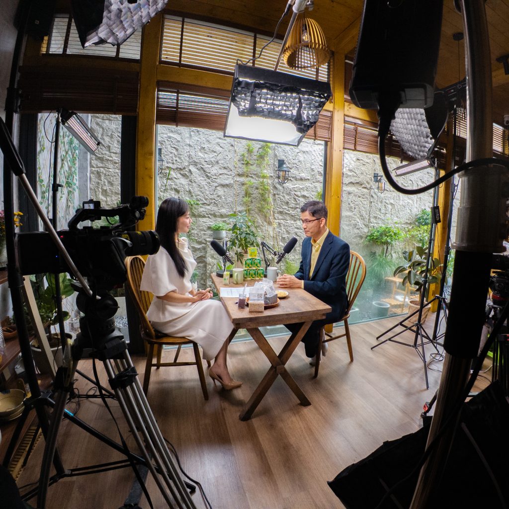 Podcast cho doanh nghiệp để giáo dục thị trường và xây dựng niềm tin thương hiệu