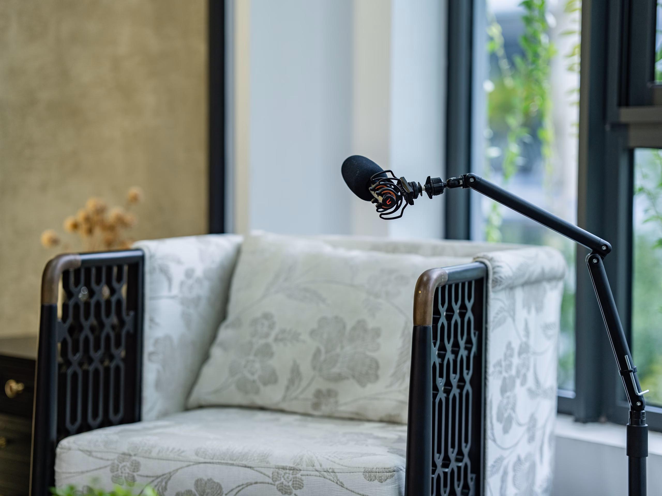 Micro tại Studio quay podcast Vạn Phúc